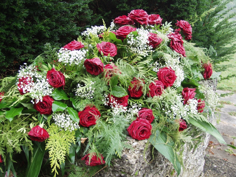 funeraire-GRIMAUD-min_roses-61203